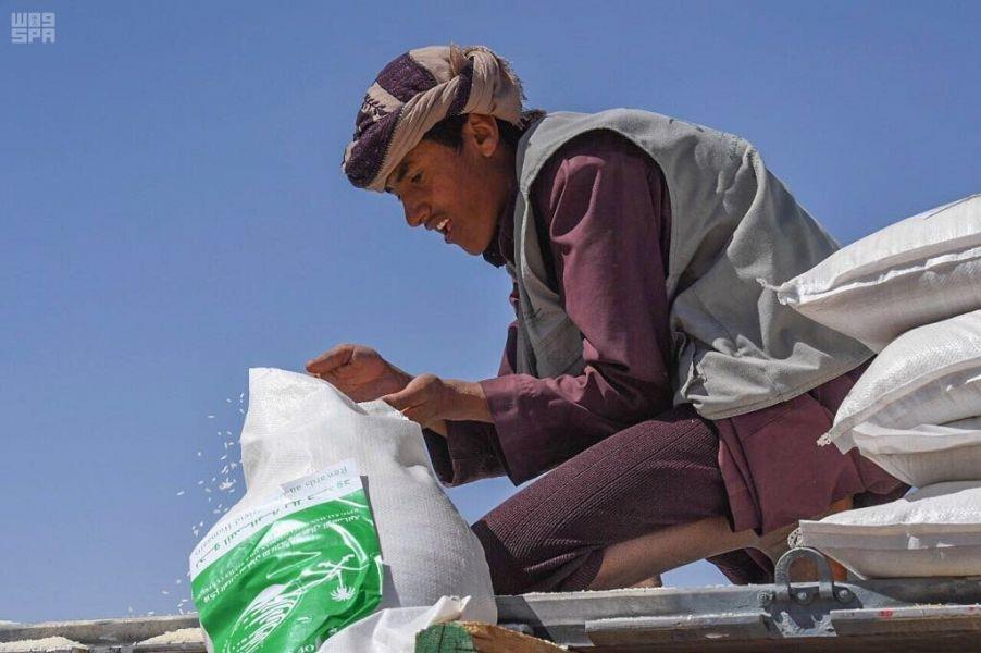 مركز الملك سلمان للإغاثة يرسل طائرة مساعدات إغاثية إلى مأرب ضمن الجسر الجوي لخطة العمليات الإنسانية الشاملة في اليمن