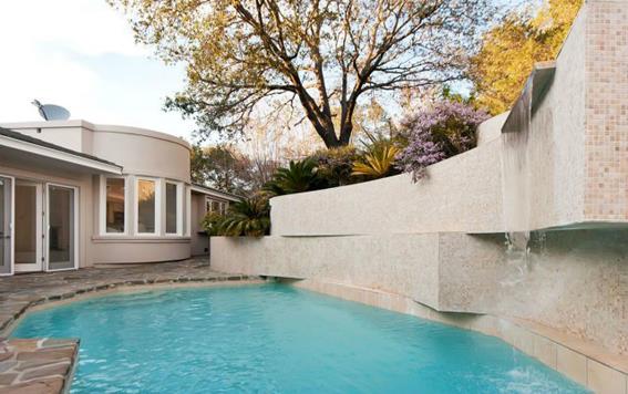  المنزل القديم للشريك المؤسس لشركة آبل