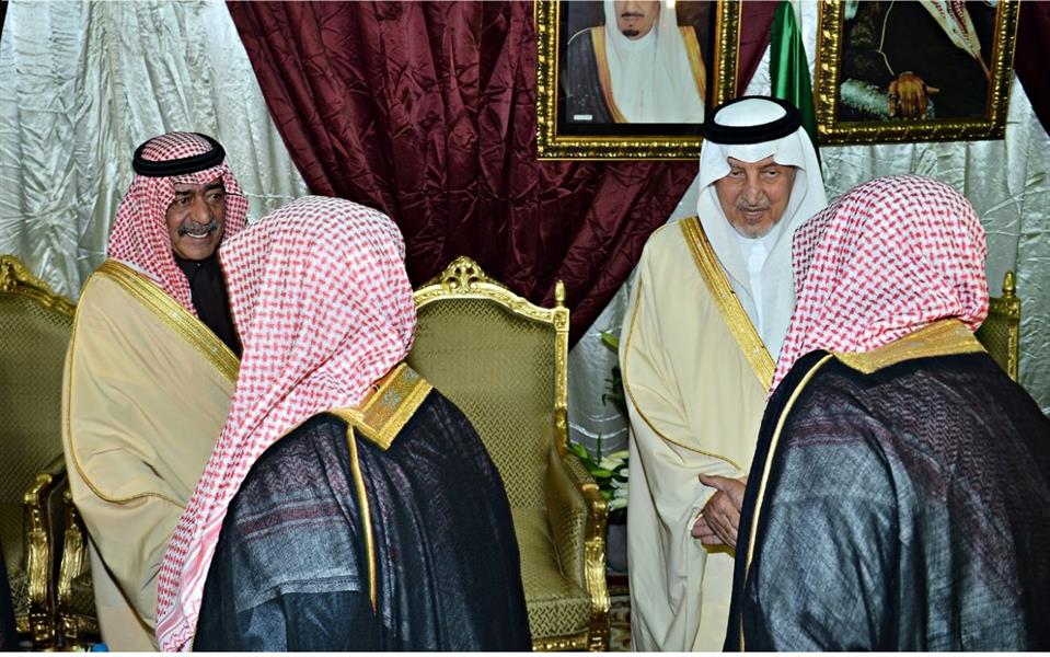 امراء ومسؤولون وعلماء يزورون خادم الحرمين الشريفين