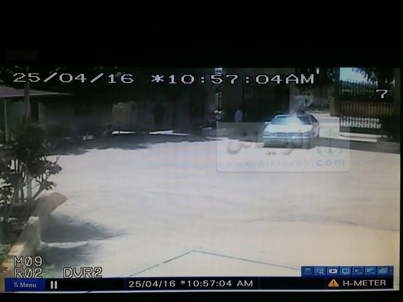 صورتان لسيارة رجل الأعمال السند قبيل اختطافه بلحظات.. ونجله يكشف تفاصيل جديدة