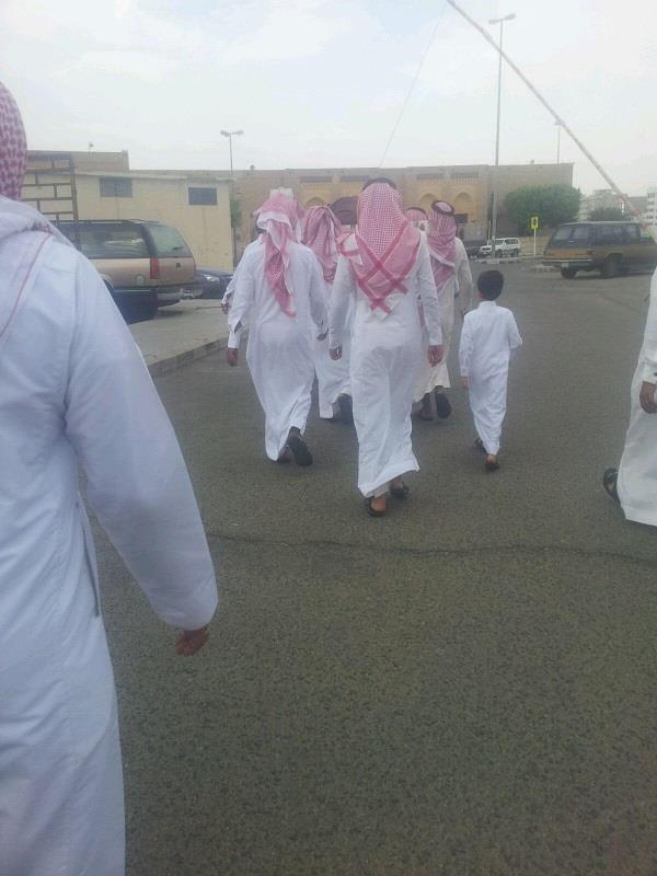 بالصور.. تشييع جثمان المواطن المطرود من مكتب وكيل أمانة الطائف