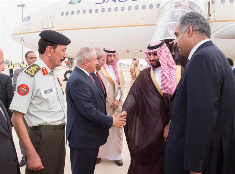 بالصور.. ولي ولي العهد يصل إلى الأردن
