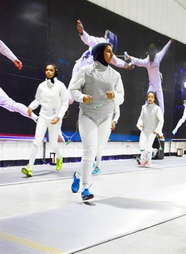 المنتخب السعودي للمبارزة يغادر إلى معسكر لندن استعداداً لبطولة ليون بول الدولية