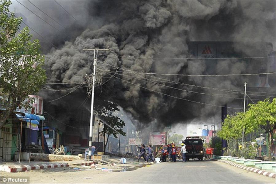 الاحداث في بورما