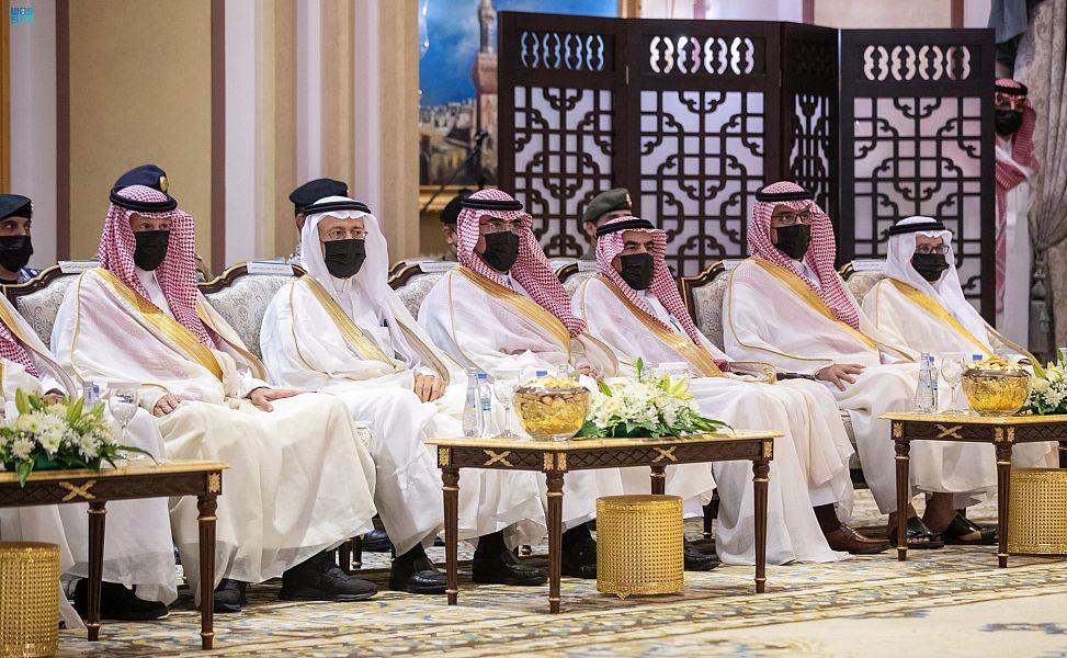 لقاء وزير الداخلية بمديري القطاعات الأمنية لقاء وزير الداخلية بمديري القطاعات الأمنية