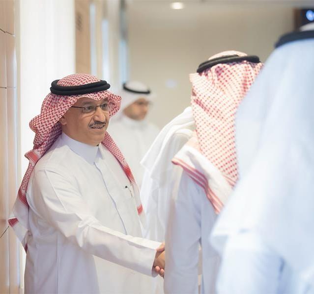 "البنيان" يباشر مهامه وزيراً للتعليم ويلتقي قيادات الوزارة (فيديو) 