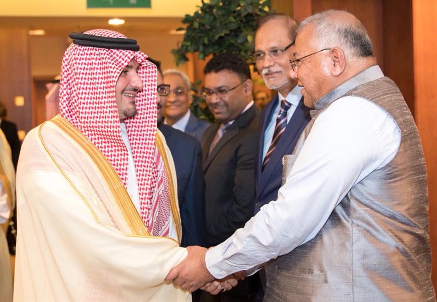 وزير الداخلية يصل جمهورية موريشيوس