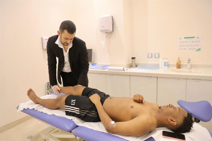 لاعبو لاعبو