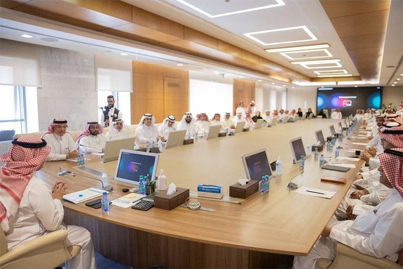 "البنيان" يباشر مهامه وزيراً للتعليم ويلتقي قيادات الوزارة (فيديو) 