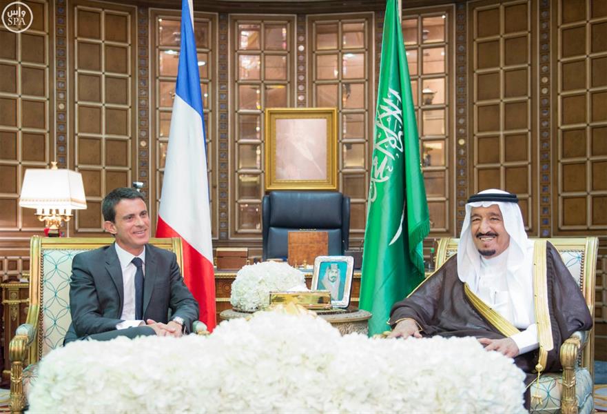 خادم الحرمين الشريفين يعقد جلسة مباحثات مع رئيس الوزراء الفرنسي