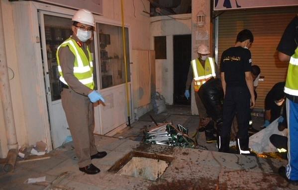 بالصور.. مدني جدة: انتشال جثة طفلة من داخل خزان صرف صحي