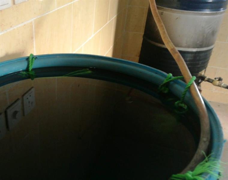 مداهمة مصنع للخمور داخل استراحة لعمالة مُخالفة بمكة