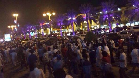 جماهير الهلال تبيت ليلتها عند استاد الملك فهد