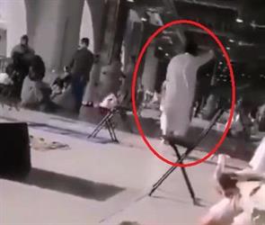 أخبار 24 ضربه بكرسي الصلاة مواطن يروي تفاصيل مساهمته في السيطرة على حامل السكين بالحرم المكي