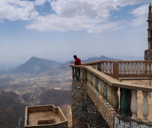 كيف تحدث رحّالة أمريكي عن زيارته للمملكة؟.. ومفاجأة في تقييمه لمهارات القيادة والضيافة