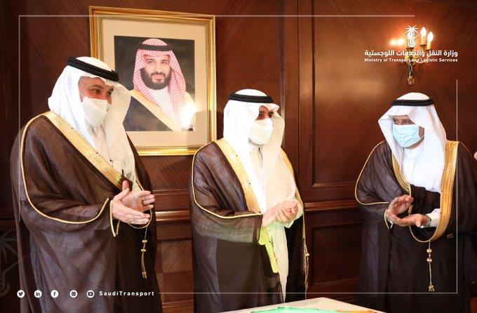 أمير تبوك ووزير النقل يدشنان مشروعات للطرق بالمنطقة