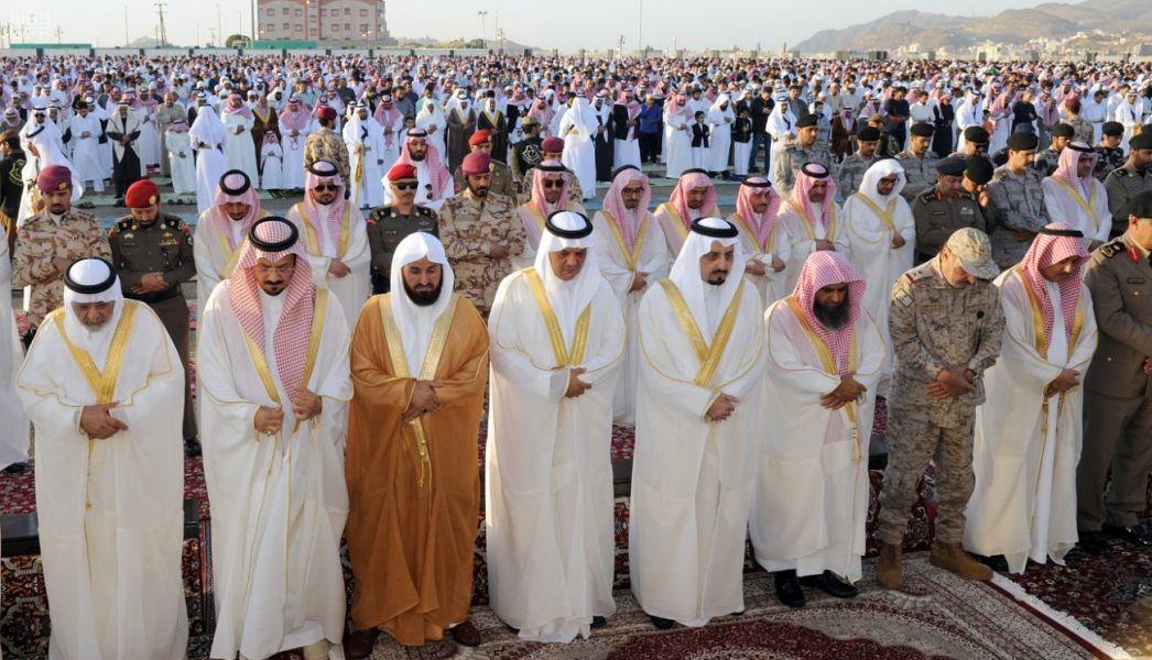 جموع المصلين يؤدون صلاة عيد الأضحى في الحرمين ومختلف أنحاء المملكة