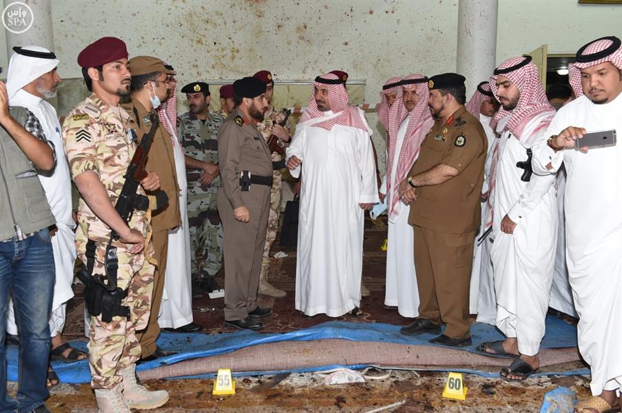 أمير نجران يتفقد مسجد المشهد ويزور المصابين بالمستشفى أمير نجران يتفقد مسجد المشهد ويزور المصابين بالمستشفى