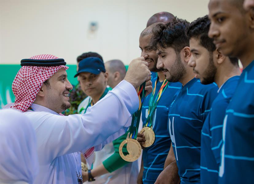 بن جلوي يتوّج بن جلوي يتوّج