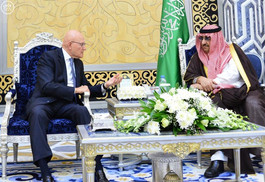 بالصور.. ولي العهد يستقبل رئيس وزراء لبنان بجدة