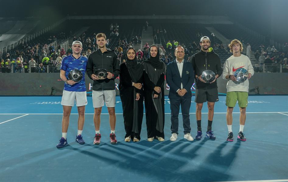 البولندي هوركاتش والسويسري ستريكير أبطالاً لكأس الدرعية للتنس