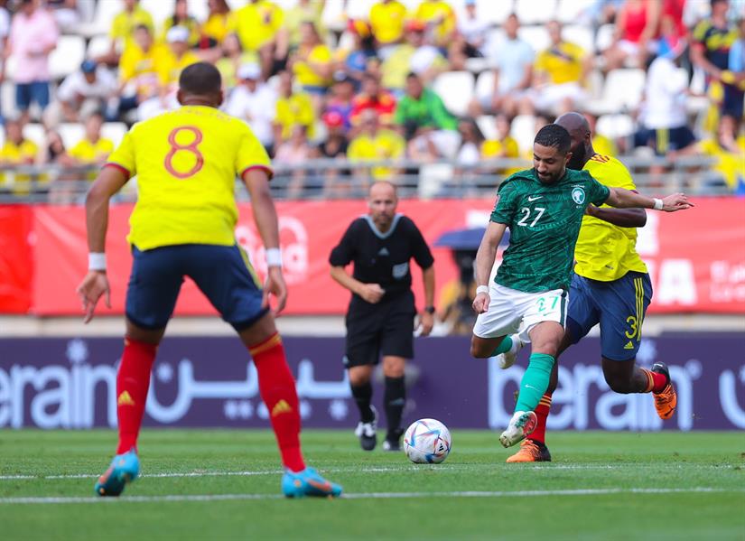 المنتخب الكولومبي يتقدم بهدف في شوط أول أمام الأخضر 