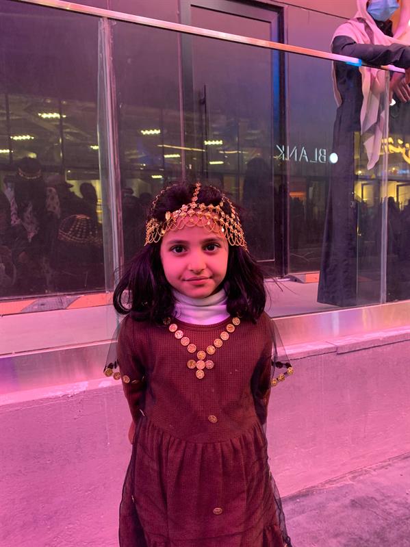 أطفال يشاركون في احتفالات يوم التأسيس بالأزياء التراثية أطفال يشاركون في احتفالات يوم التأسيس بالأزياء التراثية