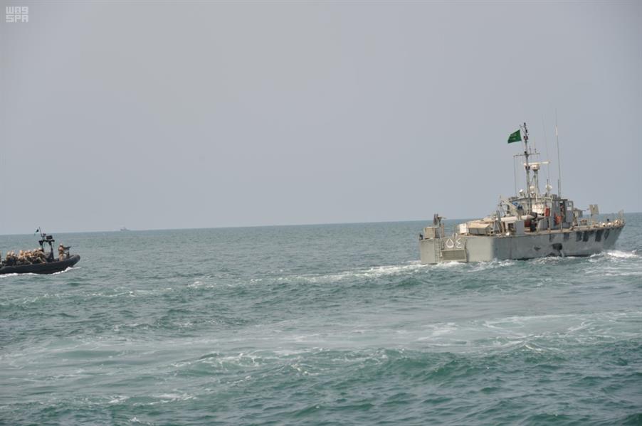 شاهد.. صور من جهود القوات البحرية السعودية في التصدي للمعتدين