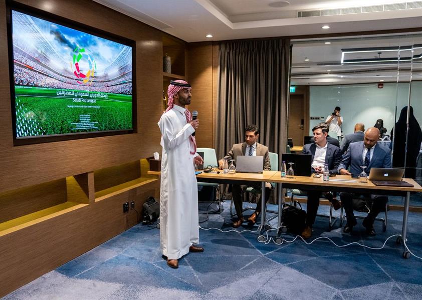 رابطة المحترفين تعقد ورشة عمل