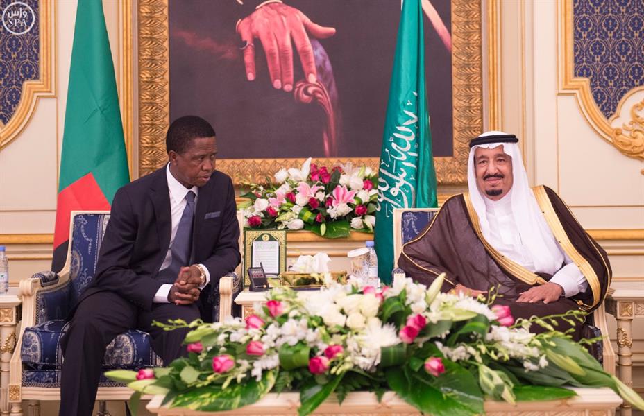 خادم الحرمين يستقبل رئيس جمهورية زامبيا ويقيم مأدبة غداء تكريما له