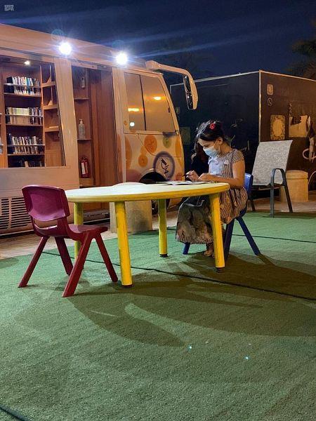 حافلات مصادر التعلم تستأنف نشاطها في ميادين الرياض وسط إجراءات احترازية  