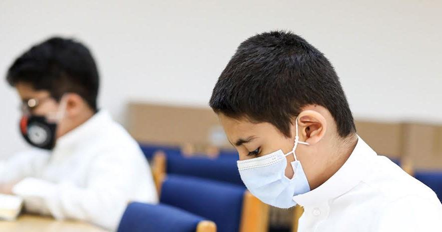 الطلبة يؤدون اختبارات المحاكاة الطلبة يؤدون اختبارات المحاكاة