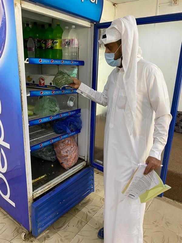 بلدية بارق تكثف جولاتها الرقابية وتغلق ثمانية محال تجارية مخالفة