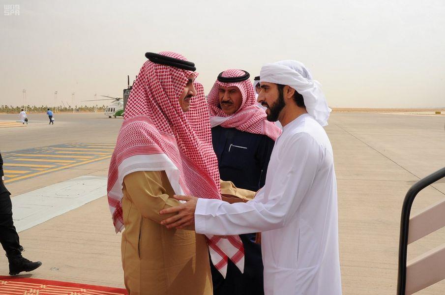 بالصور.. ولي عهد دبي يحضر أشواط جائزة الملك عبد العزيز لسباقات الهجن