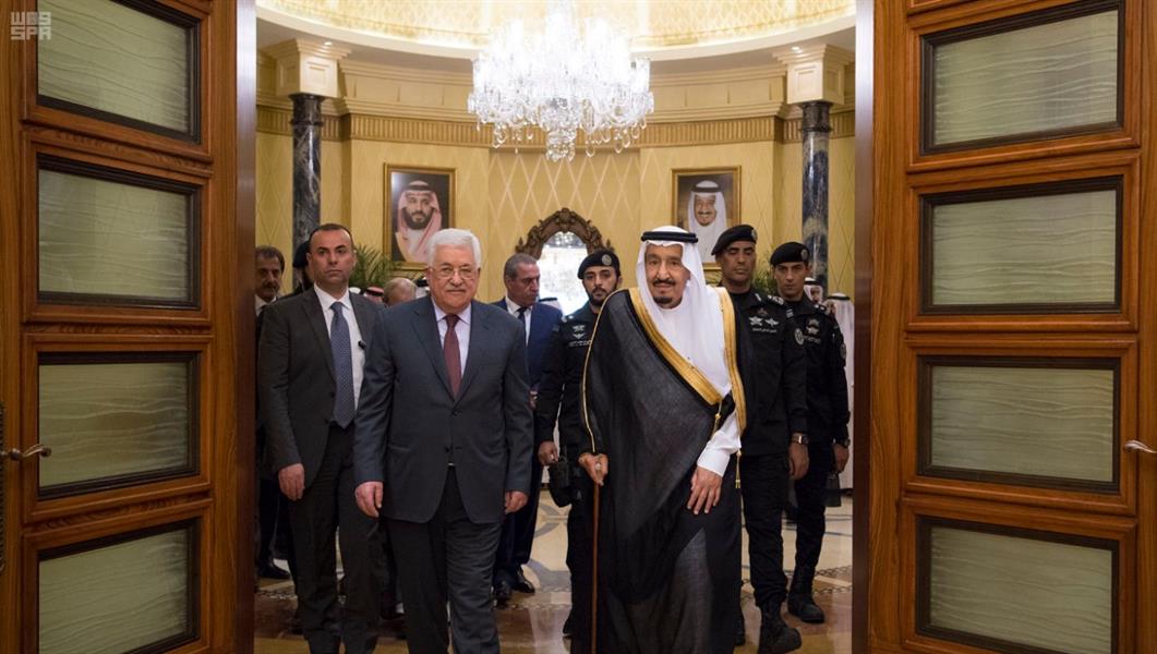 بالصور.. خادم الحرمين يستقبل رئيس فلسطين ويقيم مأدبة غداء تكريما له