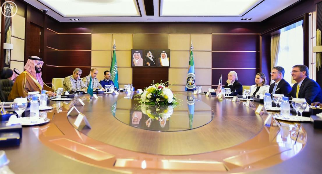 بالصور.. وزير الدفاع يعقد اجتماعاً مع وزير الدفاع الأمريكي بالصور.. وزير الدفاع يعقد اجتماعاً مع وزير الدفاع الأمريكي