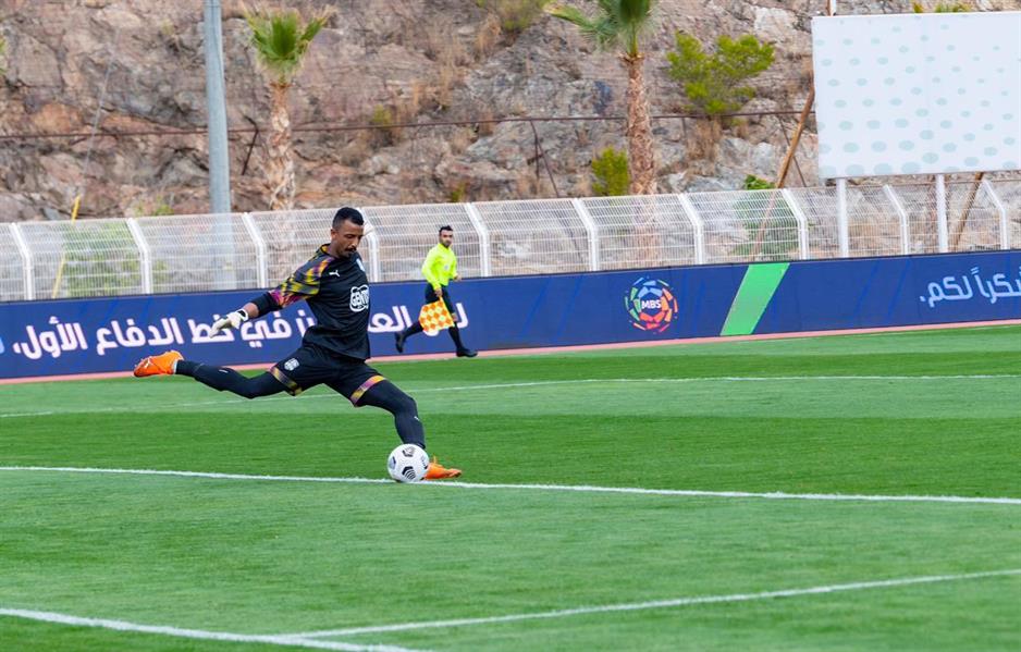 العين و الرائد