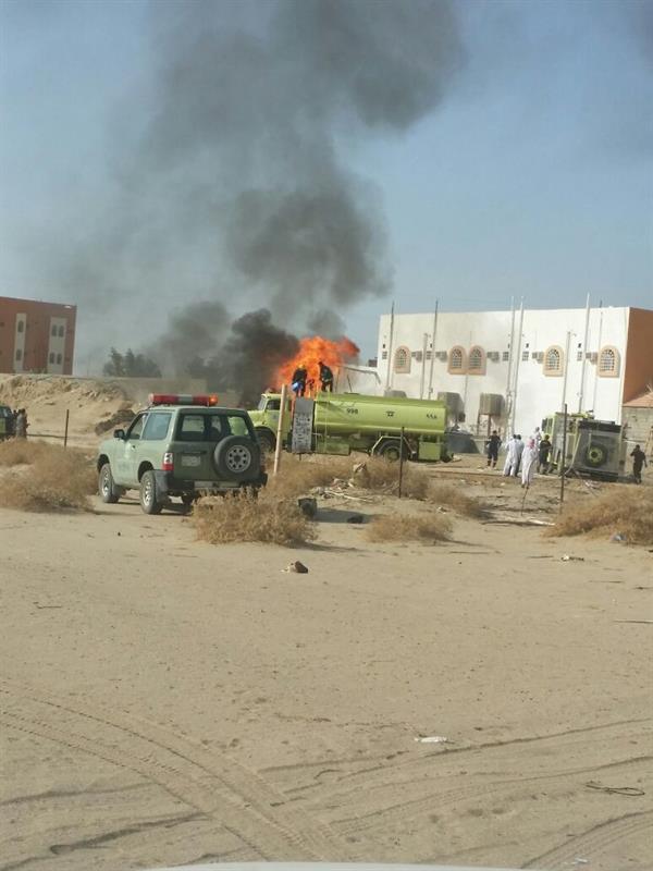 صور من الحريق الذي اندلع بمحطة الوقود