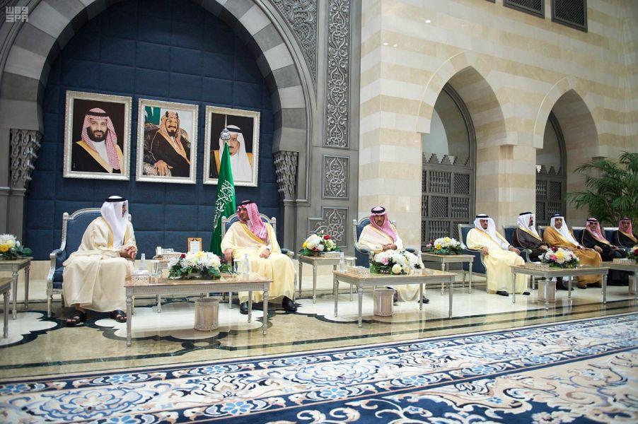 نائب رئيس مجلس الوزراء وزير الداخلية بدولة الإمارات العربية المتحدة يصل إلى جدة