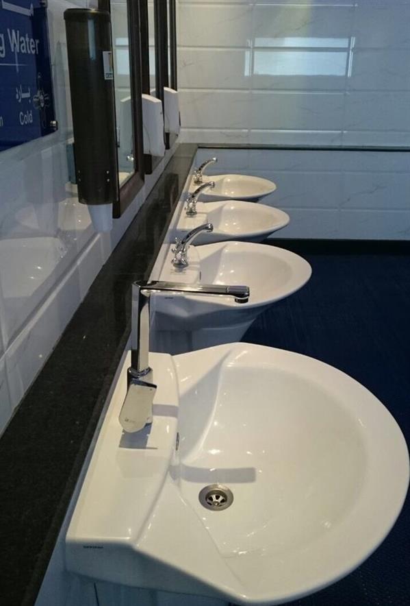 كسرت احتكار الرجال وتخطت حاجز العيب.. أول سعودية تشرف على محطة بترول (صور)