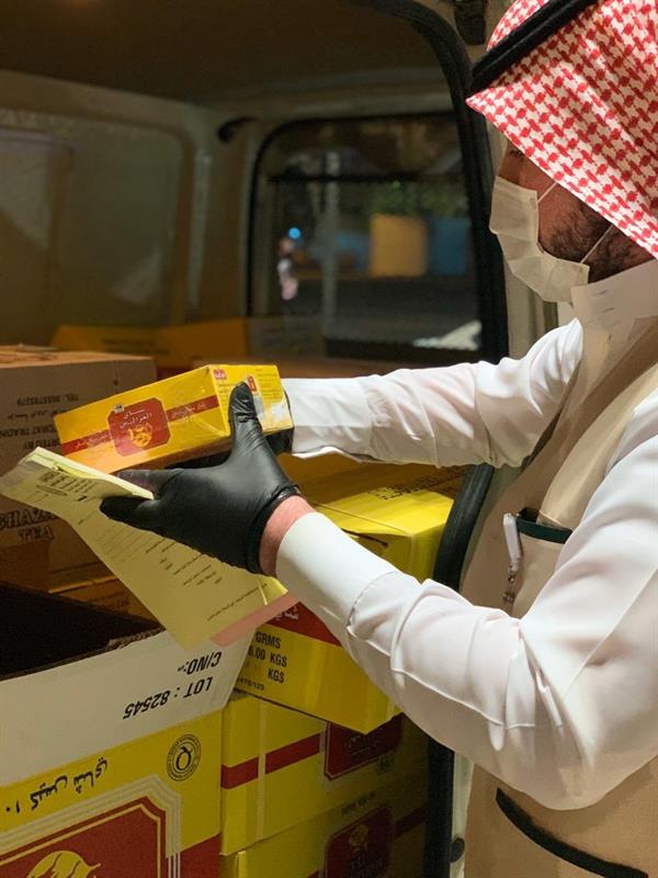 إنذار 21 من سائقي التطبيقات الإلكترونية بتبوك لمخالفتهم الاشتراطات الصحية