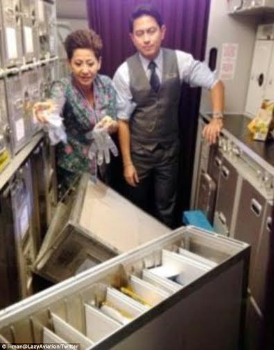 صور ترصد مدى الدمار على متن طائرة ماليزية تعرضت لاضطرابات شديدة