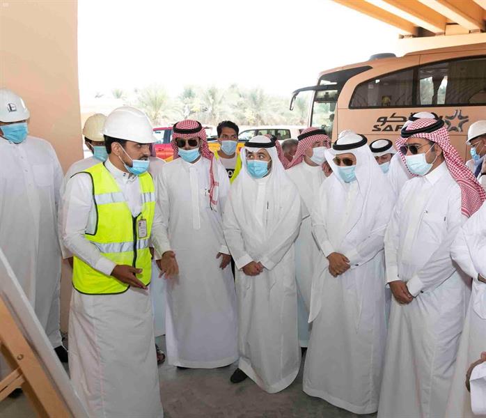 وزير البلدية يفتتح مشروعات تنموية وبلدية بمحافظة الأحساء
