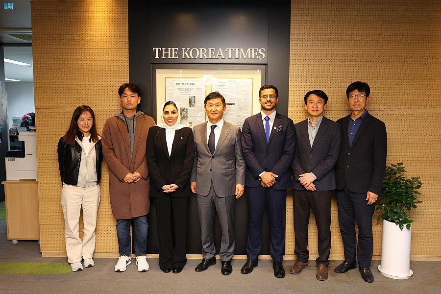 التواصل الحكومي يبحث فرص التعاون والشراكة مع صحيفة التواصل الحكومي يبحث فرص التعاون والشراكة مع صحيفة