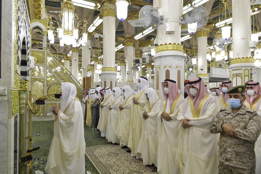 المصلون يؤدون صلاة عيد الأضحى المبارك في مختلف مناطق المملكة