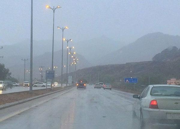 "الحصيني": حالتان ممطرتان بالمملكة الأسبوع المقبل.. وتأثر الأجواء بالرطوبة 
