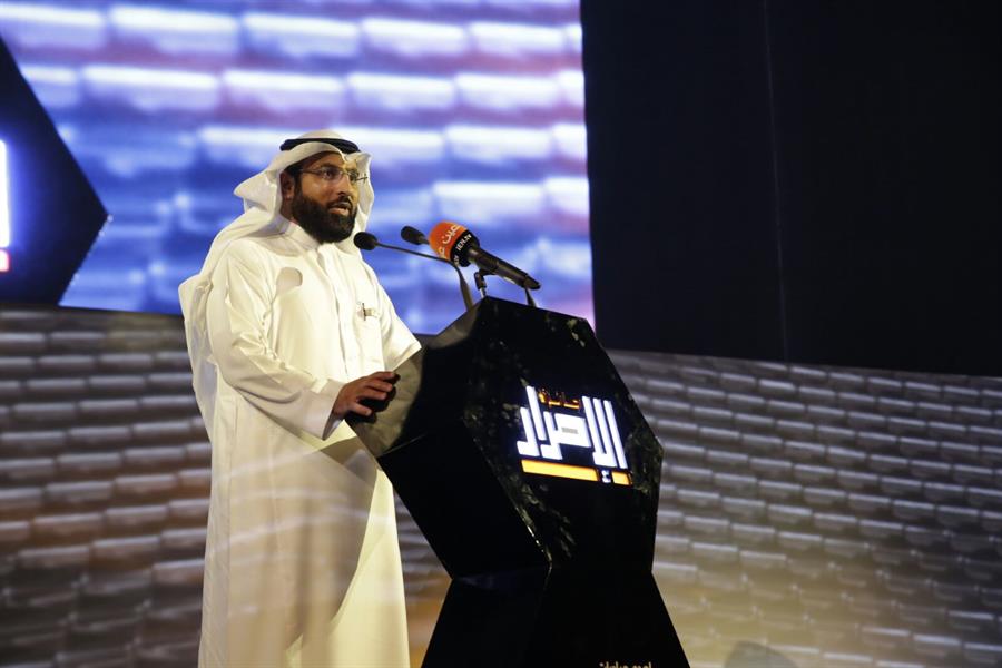 وزير العمل يتوج محمد الشريف بلقب الأكثر إصرارا في المملكة لعام 2015