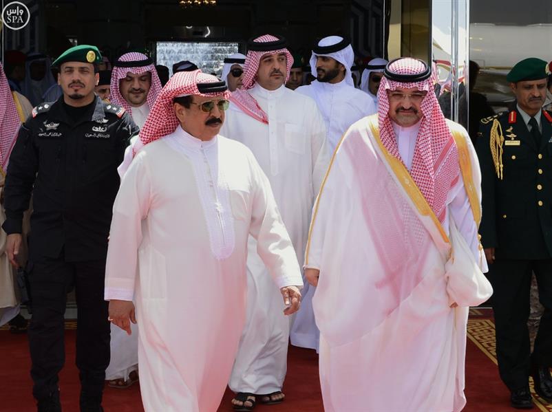 جلالة ملك البحرين يغادر جدة
