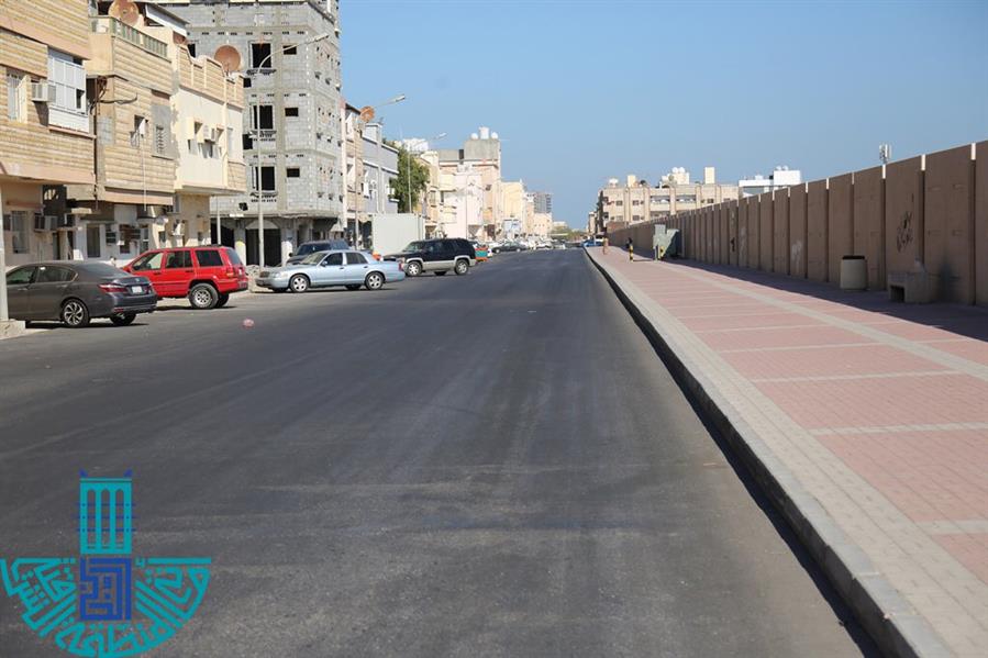 بلدية الخبر تنهي أعمال سفلتة وتأهيل 27 شارعاً بحي الثقبة