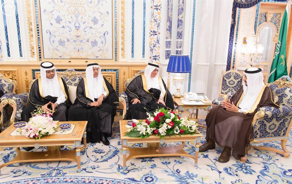 بالصور.. سفراء جدد يؤدون القسم أمام خادم الحرمين .. وتعيين السبهان سفيراً في العراق بالصور.. سفراء جدد يؤدون القسم أمام خادم الحرمين .. وتعيين السبهان سفيراً في العراق